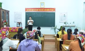 Công tác xóa mù chữ được Đắk Nông xác định là một trong những nhiệm vụ quan trọng để nâng cao dân trí, góp phần phát triển về mọi mặt. Ảnh: TTXVN phát