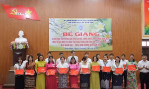 Bồi dưỡng tiếng Lào cho cán bộ, công chức, viên chức tỉnh Điện Biên