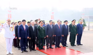 70 năm Giải phóng Thủ đô: Lãnh đạo Đảng, Nhà nước vào Lăng viếng Chủ tịch Hồ Chí Minh