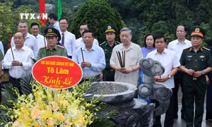 Chủ tịch nước Tô Lâm thăm và dâng hương tại Khu di tích quốc gia đặc biệt Pác Bó