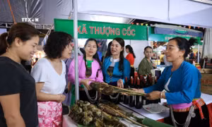 Tưng bừng phiên chợ vùng cao tỉnh Hòa Bình năm 2024