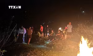 Nỗ lực tìm kiếm 2 học sinh mất tích nghi do đuối nước trên sông Nậm Mộ (Nghệ An)