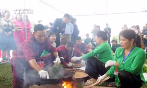 Tôn vinh cây chè qua Lễ hội “Hương sắc Trà Xuân”