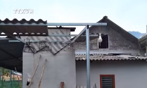 Mưa to, dông lốc ở Yên Bái làm một người tử vong