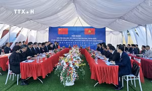 Hội đàm về nâng cấp lối mở A Pa Chải – Long Phú thành cửa khẩu song phương