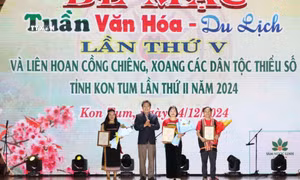 Rực rỡ sắc màu bản sắc văn hóa Kon Tum
