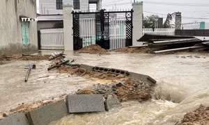 Mưa lớn kéo dài làm nhiều vùng trũng thấp ở Ninh Thuận bị ngập sâu