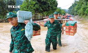 Nghĩa tình nơi vùng lũ Mường Pồn
