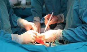 Nghiên cứu cho thấy phẫu thuật đau thần kinh tọa chỉ có tác dụng giảm đau trong thời gian ngắn