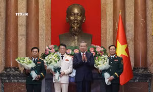 Tổng Bí thư, Chủ tịch nước Tô Lâm trao quyết định thăng quân hàm Đại tướng, Thượng tướng cho lãnh đạo Công an và Quân đội