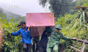 Kịp thời di dời người dân huyện Kỳ Sơn (Nghệ An) ra khỏi vùng nguy cơ sạt lở đất