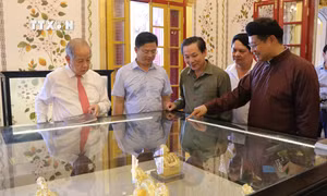 Chiêm ngưỡng biểu tượng rồng qua gốm Trần Độ