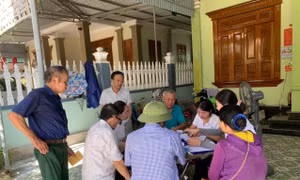 Nghệ An thúc đẩy chi trả lương hưu, trợ cấp bảo hiểm xã hội không dùng tiền mặt