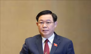 Chủ tịch Quốc hội Vương Đình Huệ phát biểu bế mạc kỳ họp thứ 11 - kỳ họp cuối cùng của Quốc hội khóa XIV. Ảnh: Phương Hoa - TTXVN