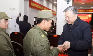 Đại tướng Tô Lâm, Bộ trưởng Bộ Công an thăm, tặng quà tại Sơn La