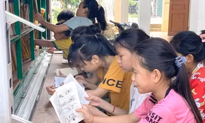 Tuyên Quang hoàn thành bàn giao 20 tủ sách cộng đồng vùng đồng bào dân tộc thiểu số