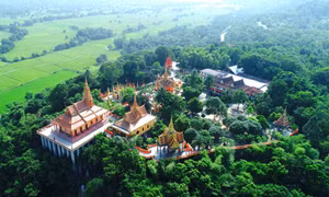 Chùa Tà Pạ - ngôi chùa Khmer có kiến trúc đẹp, độc đáo và tiêu biểu ở huyện Tri Tôn (An Giang). Ảnh: Công Mạo