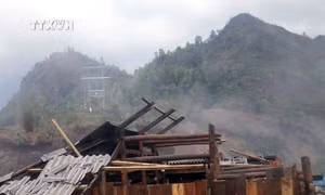 Mưa đá, gió lốc, sét gây thiệt hại về nhà ở, tài sản tại xã Chiềng Khay