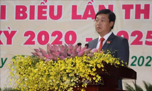 Đồng chí Lê Quốc Phong, Ủy viên dự khuyết Ban Chấp hành Trung ương Đảng được bầu giữ chức Bí thư tỉnh ủy Đồng Tháp nhiệm kỳ 2020 - 2025. Ảnh: Nguyễn Văn Trí - TTXVN