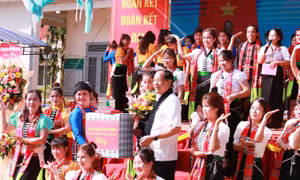 Phó Chủ tịch Quốc hội Trần Quang Phương dự Ngày hội Đại đoàn kết toàn dân tộc tại huyện Krông Nô