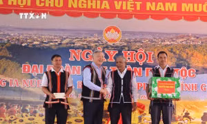 Phó Thủ tướng Thường trực Chính phủ Nguyễn Hòa Bình dự Ngày hội Đại đoàn kết toàn dân tộc tại Gia Lai