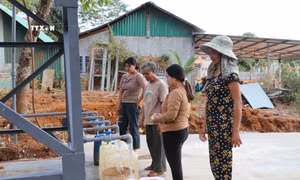 Khoan giếng công nghiệp giúp người dân vùng biên Bình Phước có nước sạch sinh hoạt