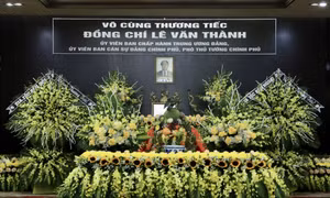 Linh cữu Phó Thủ tướng Lê Văn Thành được quàn tại Trung tâm Hội nghị thành phố Hải Phòng. Ảnh: Lâm Khánh - TTXVN