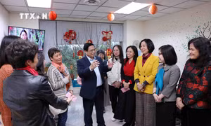 Thủ tướng Chính phủ kiểm tra công tác ứng trực và chúc Tết cán bộ, phóng viên các cơ quan thông tấn, báo chí