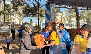 Tuổi trẻ Đắk Lắk đa dạng hóa hoạt động chăm lo Tết cho người có hoàn cảnh khó khăn