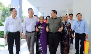 Thủ tướng Phạm Minh Chính thăm, tặng quà, chúc Tết tại Cần Thơ