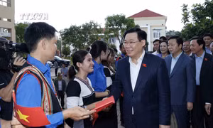 Chủ tịch Quốc hội Vương Đình Huệ thăm, làm việc tại tỉnh Khánh Hòa