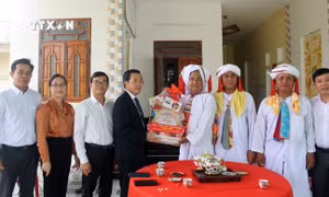 Đồng bào Chăm theo đạo Hồi phấn khởi vui đón Tết Ramưwan