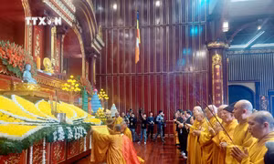 Nô nức khai hội Xuân Yên Tử