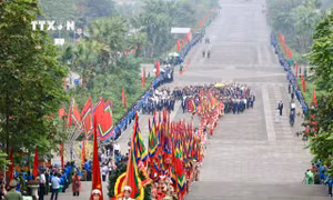 Thủ tướng Phạm Minh Chính dự Quốc Giỗ, dâng hương các Vua Hùng