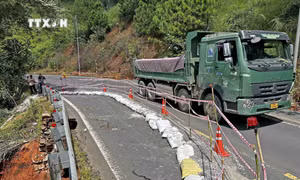 Khắc phục sạt lở đèo Tà Nung, đảm bảo lưu thông dịp lễ 2/9