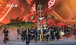 Phó Thủ tướng Thường trực Chính phủ Nguyễn Hòa Bình dự Khai mạc Fetival Hoa Đà Lạt lần thứ X