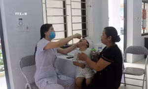 Đưa trẻ trong độ tuổi đi uống Vitamin A trong ngày 1 và 2/6