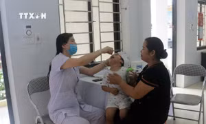 Đưa trẻ trong độ tuổi đi uống Vitamin A trong ngày 1 và 2/6
