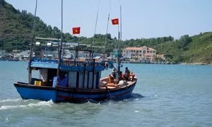 Khắc phục 'thẻ vàng' IUU: Cấp bách quản lý chặt hoạt động khai thác hải sản