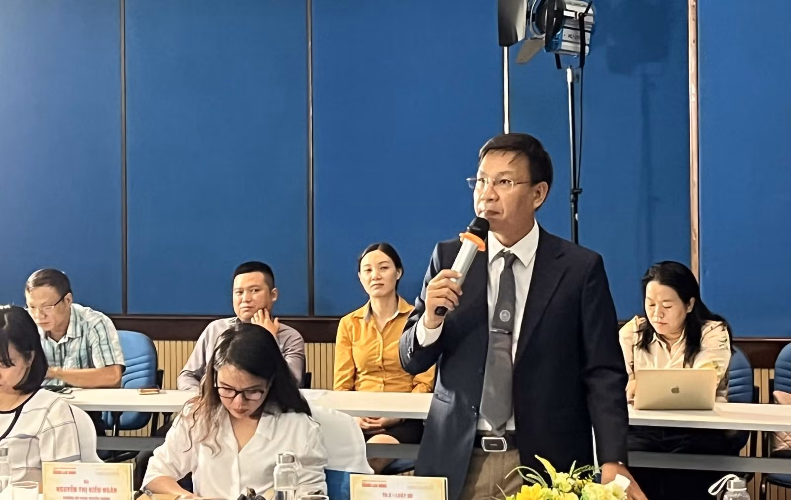Chú thích ảnh