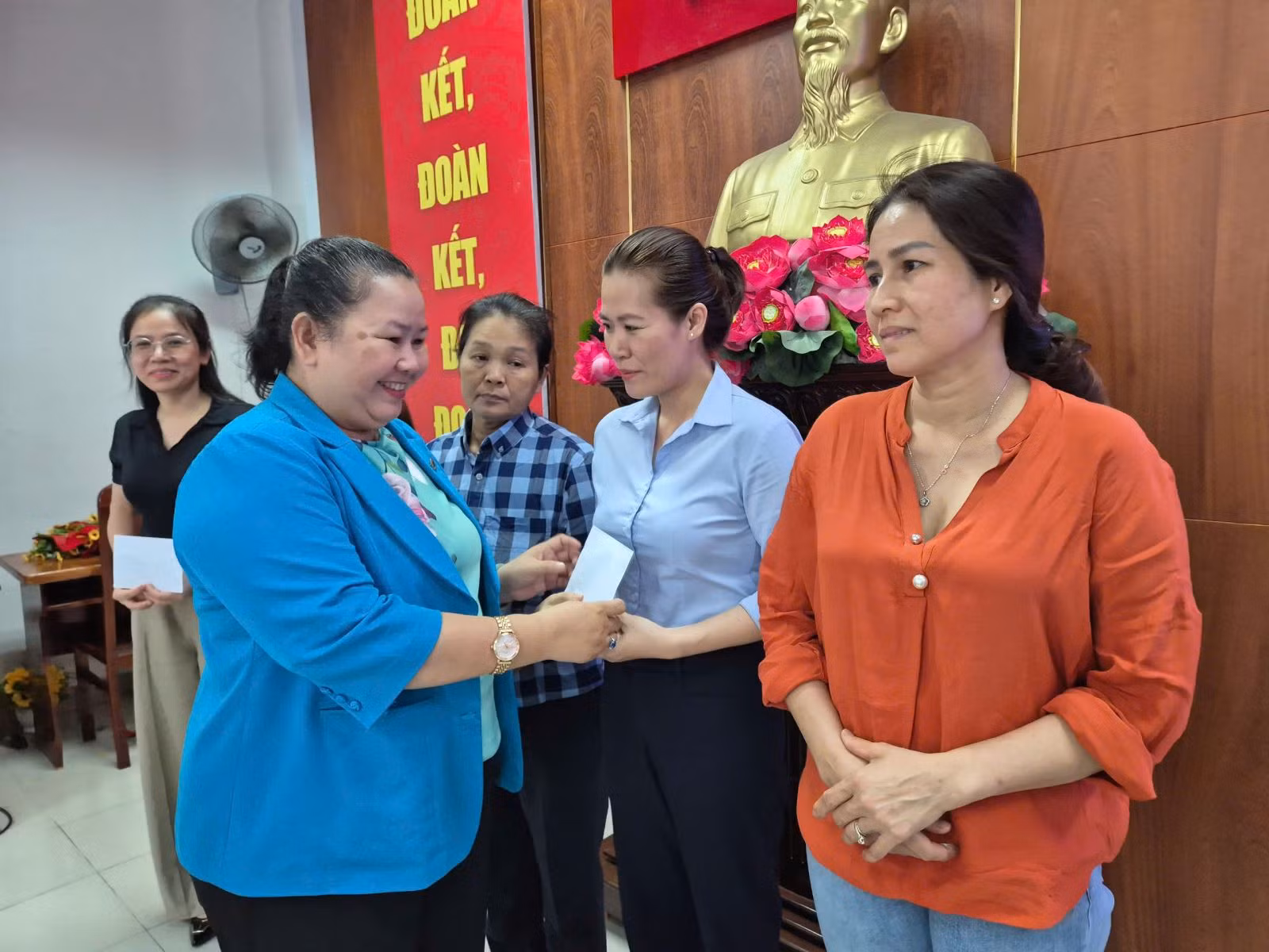 Chú thích ảnh