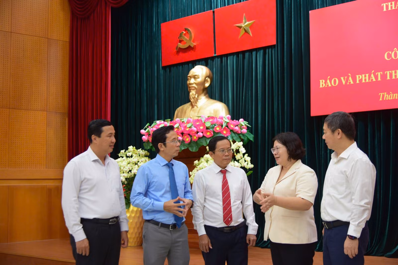 Chú thích ảnh