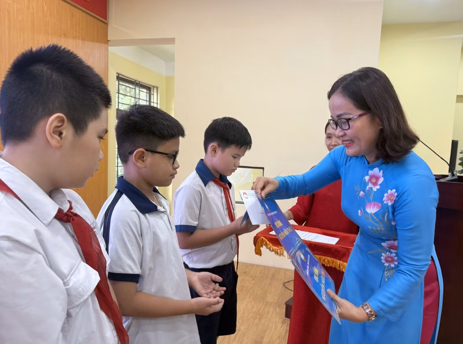 Chú thích ảnh