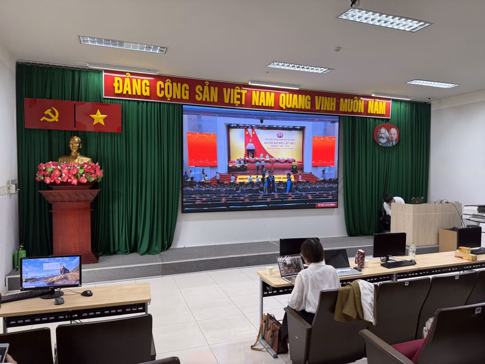 Chú thích ảnh