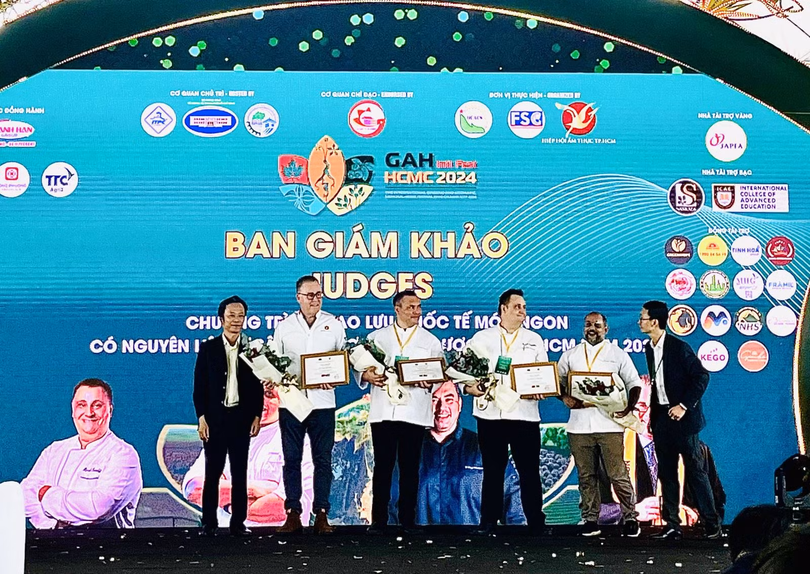 Chú thích ảnh
