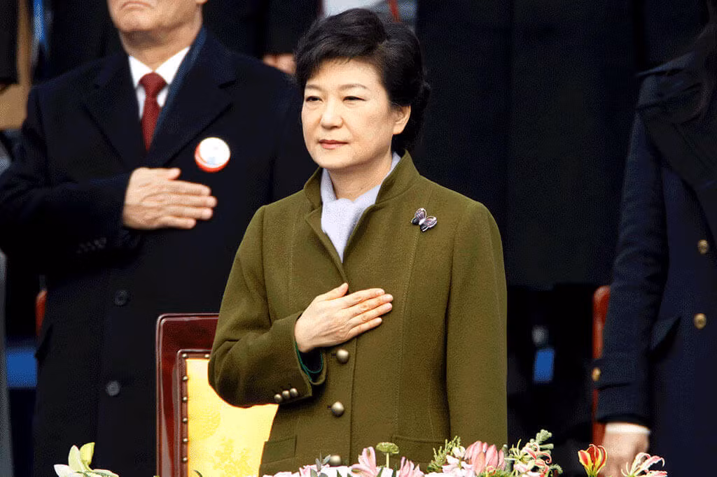 Park Geun-hye – sự sụp đổ của một 'Nữ hoàng' - Kỳ 2 ảnh 1