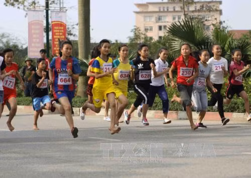 Khởi động Ngày chạy Olympic Vì sức khỏe toàn dân từ A Lưới ảnh 4