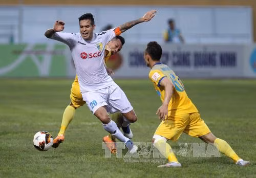 V.League 2017: Chủ nhà CLB Hà Nội và CLB Than Quảng Ninh cùng chiến thắng ảnh 1