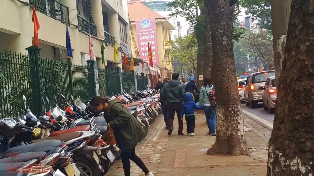Hà Nội đẹp lạ trong ngày đầu ra quân giải toả lấn chiếm vỉa hè ảnh 5