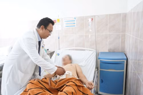 Phẫu thuật thành công tạo hình bàng quang bằng ruột non ảnh 1